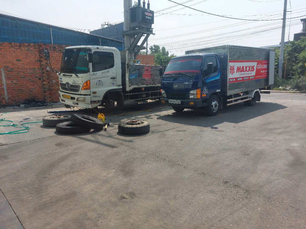 Gọi vá lốp ô tô lưu động Bình Dương – Phục vụ tận nơi trong mưa, nắng